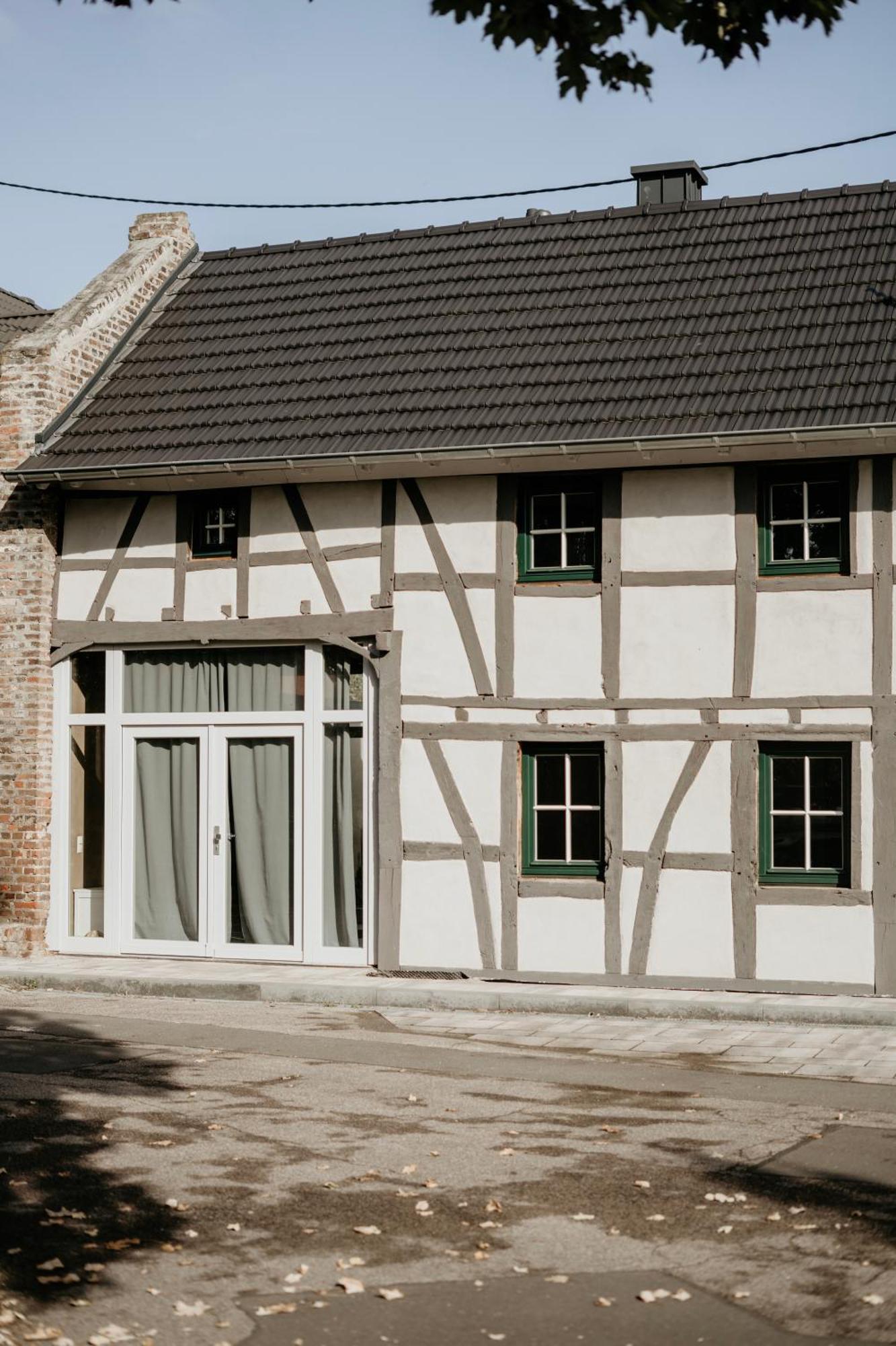Villa Modernisiertes Fachwerkhaus in Rheinbach bei Bonn Exterior foto